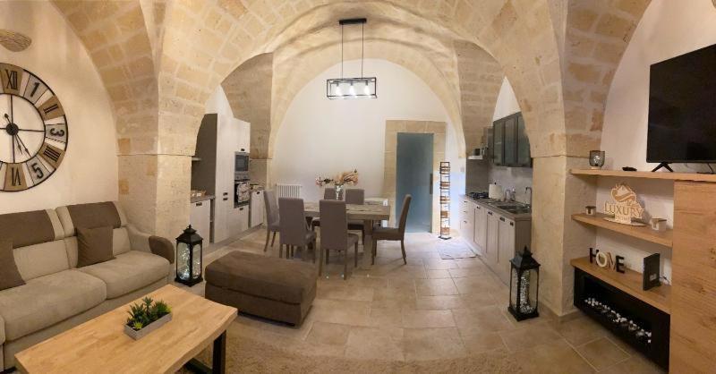 Lata Luxury Home Casa Vacanze ブリンディジ エクステリア 写真