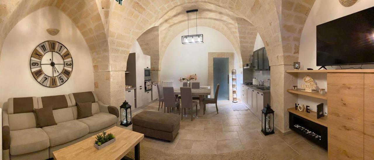 Lata Luxury Home Casa Vacanze ブリンディジ エクステリア 写真